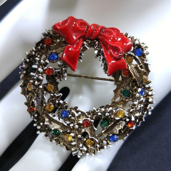 Vintage Wreath Brooch, Snow Enamel, Rhinestones, 1950s Signed ART - Picture 2 of 10